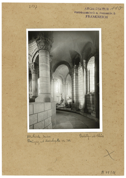 preview Preuilly-sur-Claise: Abteikirche, Inneres, Chorumgang mit Marienkapelle von SW